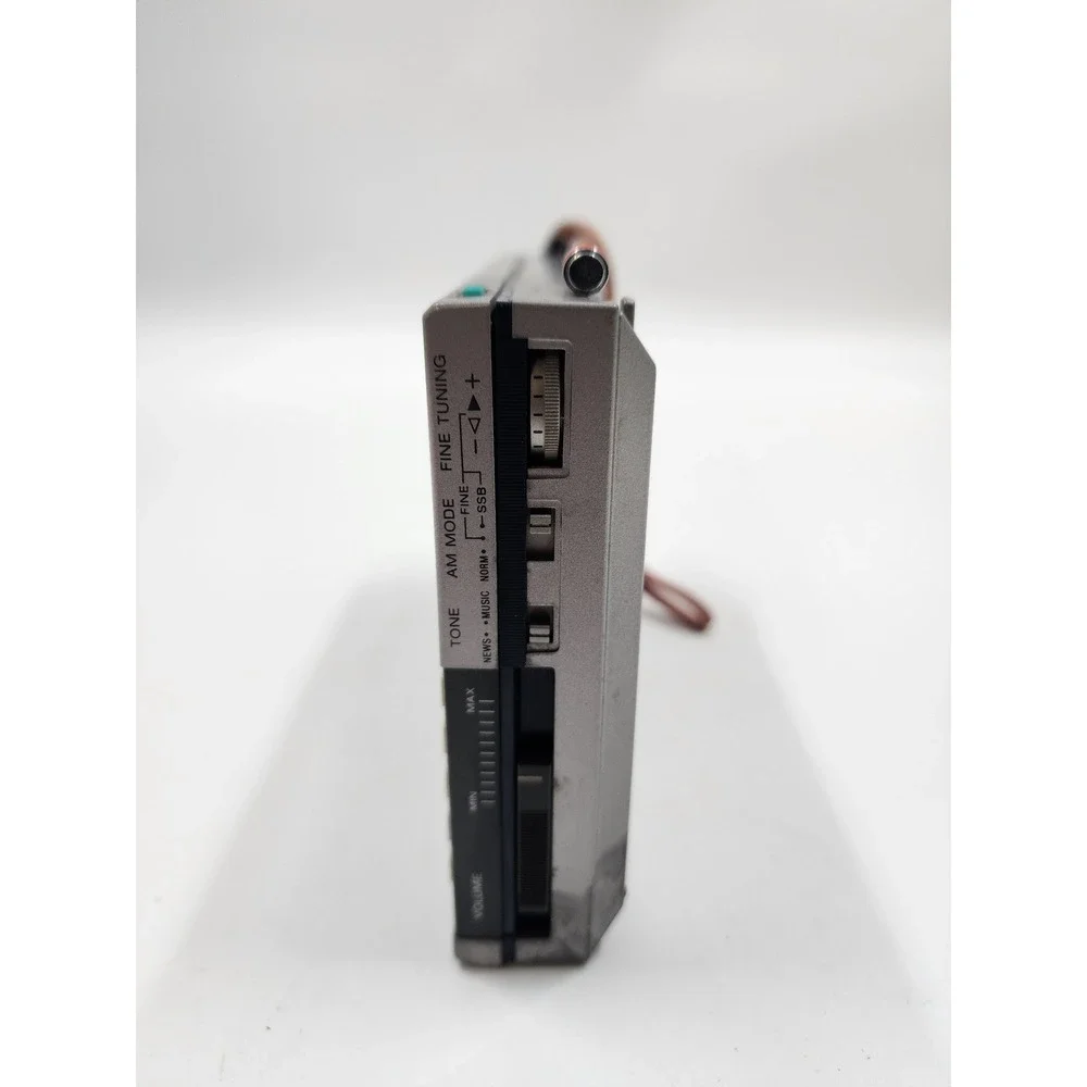 Sony ICF-7600D World Band Receiver Radio FM LW MW SW Silver Vintage Digital